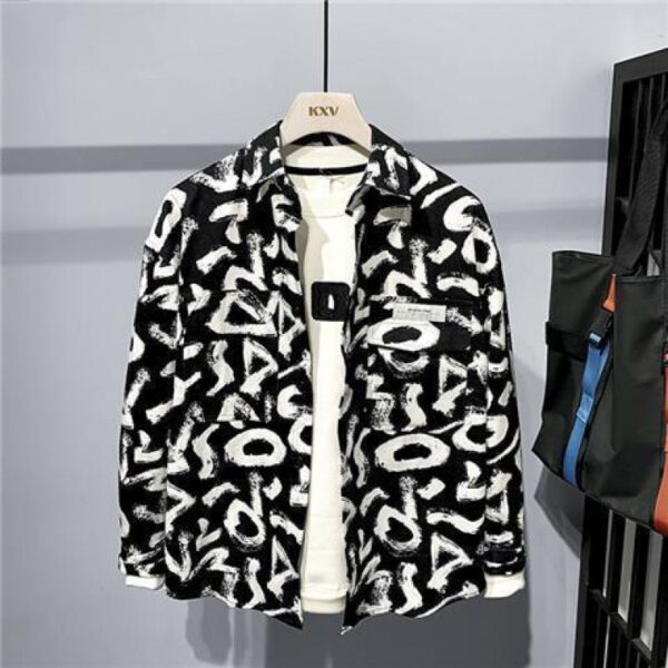 831e4559-3091-4c8c-b853-0862181daada.jpg Long-sleeved Shirts Go Well With Men