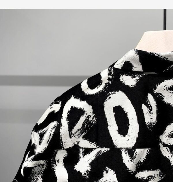 b5fb4020-cf3d-4fb4-977c-face49e3b173.jpg Long-sleeved Shirts Go Well With Men