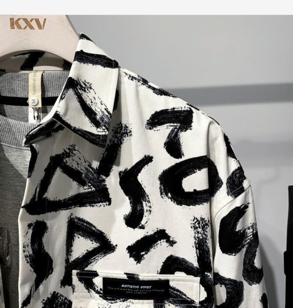 cf6ed426-fa84-40d9-b726-ba63a9d599a9.jpg Long-sleeved Shirts Go Well With Men